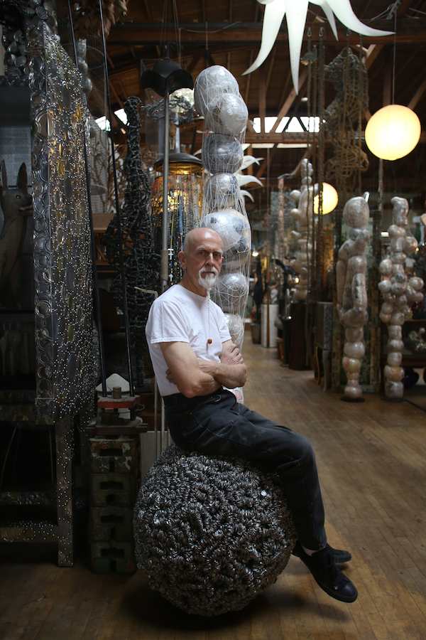 http://www.laobserved.com/intell/assets /claresstudio.jpg
